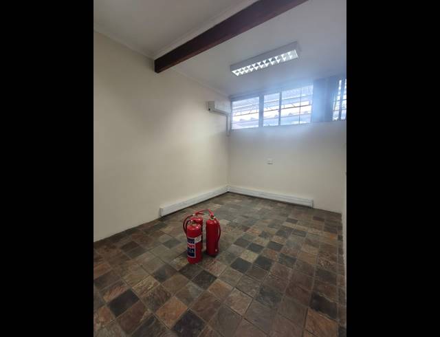 526M² OFFICE FOR SALE IN SASOLBURG CENTRAL